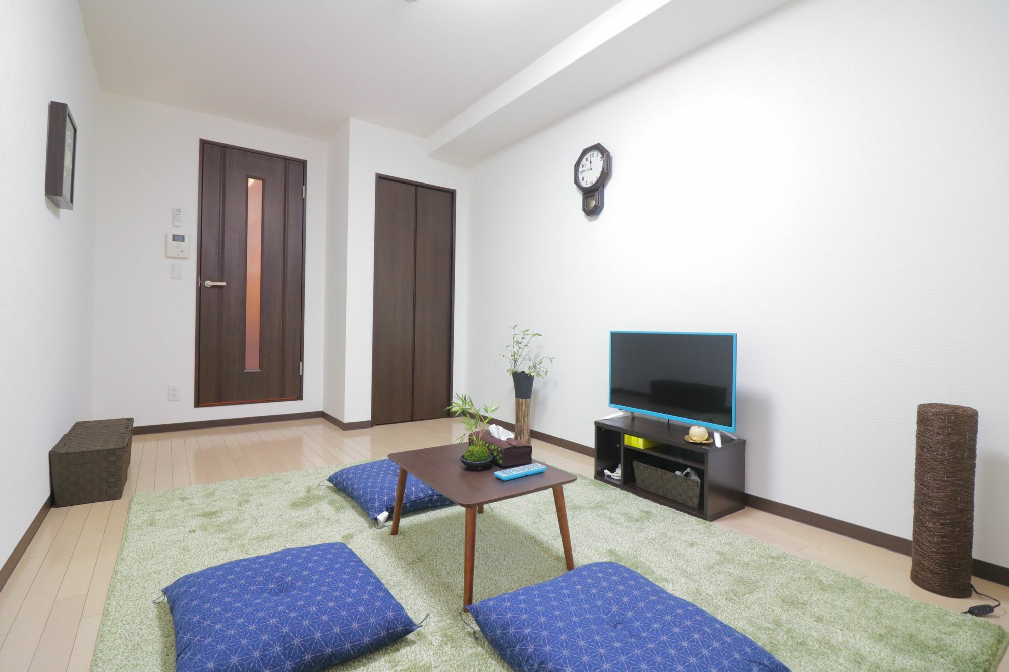Hg Cozy Hotel No 38 通天閣前 Osaka Bagian luar foto